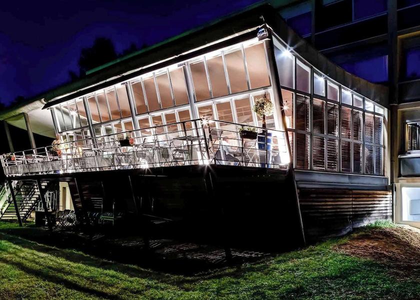 Auvergne-Rhone-Alpes Charbonnieres-Les-Bains Exterior Detail