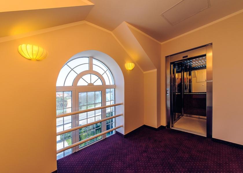  Podgorica Interior Entrance