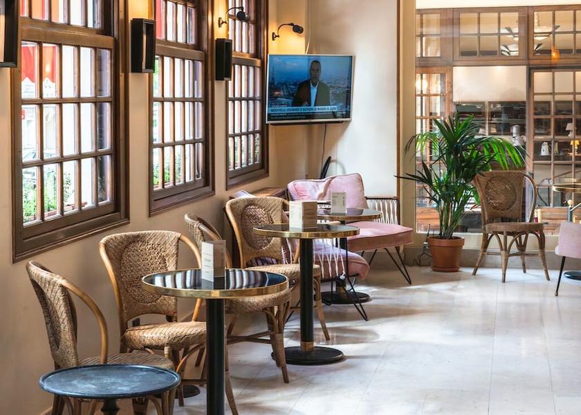 Normandy Lisieux Lobby sitting area