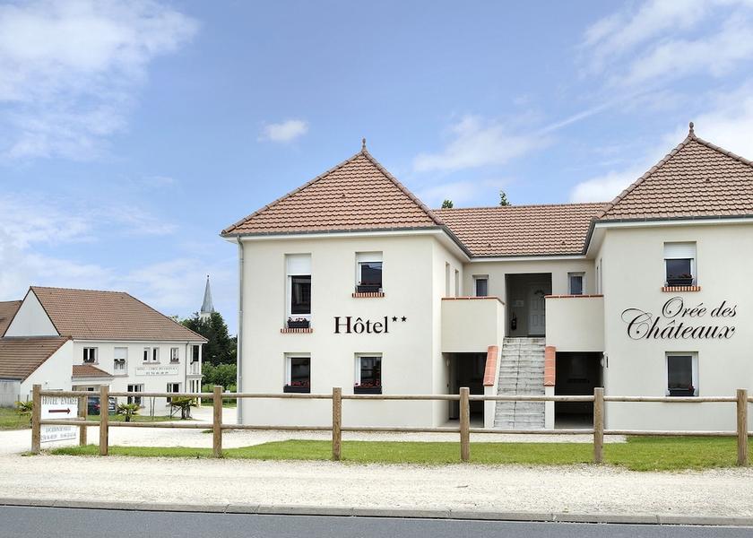 Centre-Loire Valley Bracieux Facade