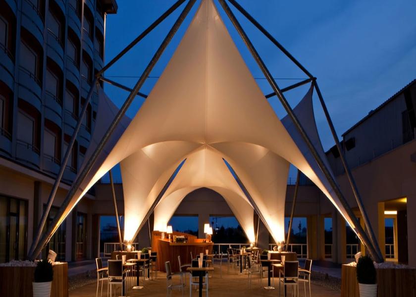Lombardy Pero Terrace/patio