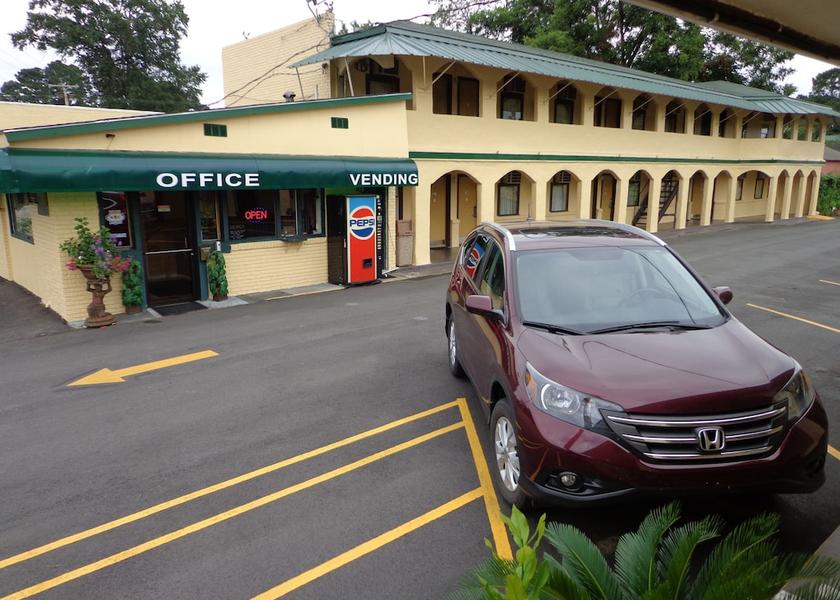 Arkansas Warren Parking