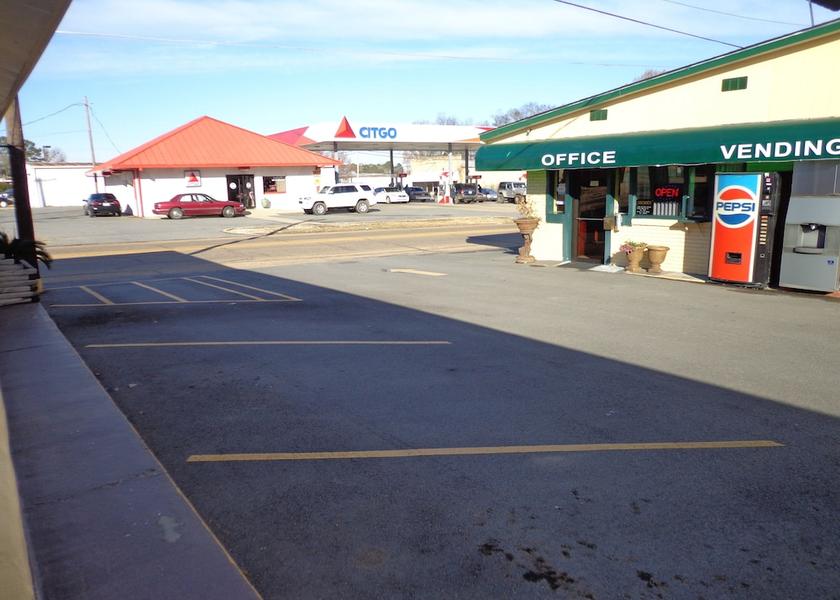 Arkansas Warren Exterior Detail