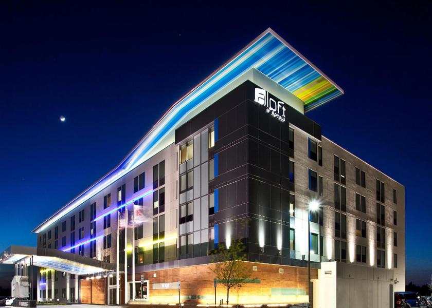Virginia Ashburn Hotel Exterior