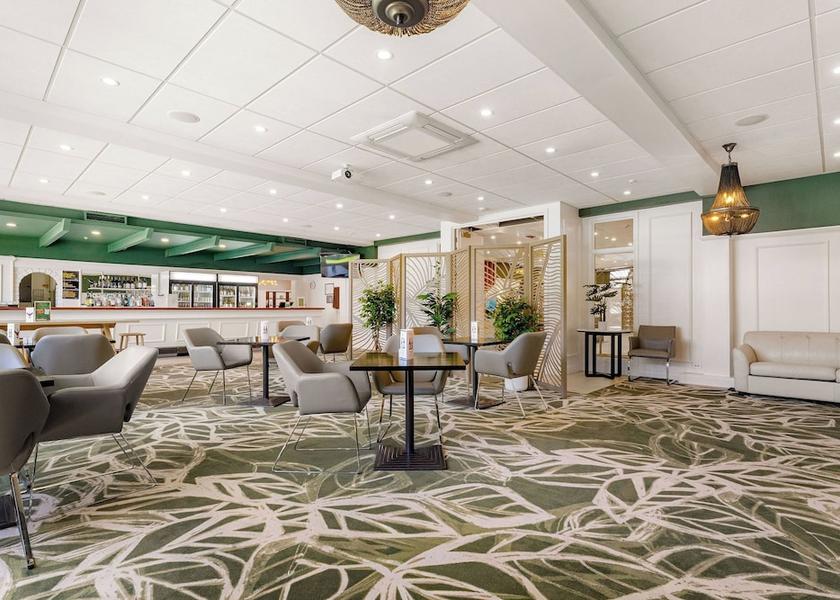 Bay of Plenty Region Tauranga Bar (on property)