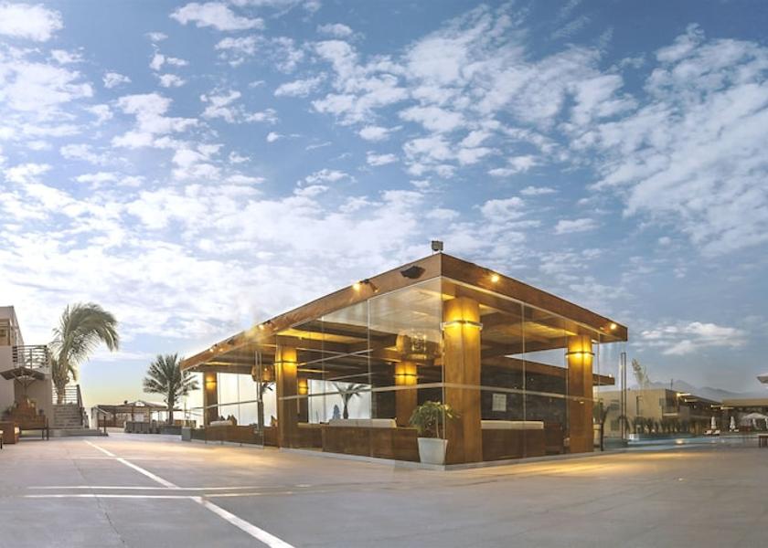 Ica (region) Paracas Exterior Detail