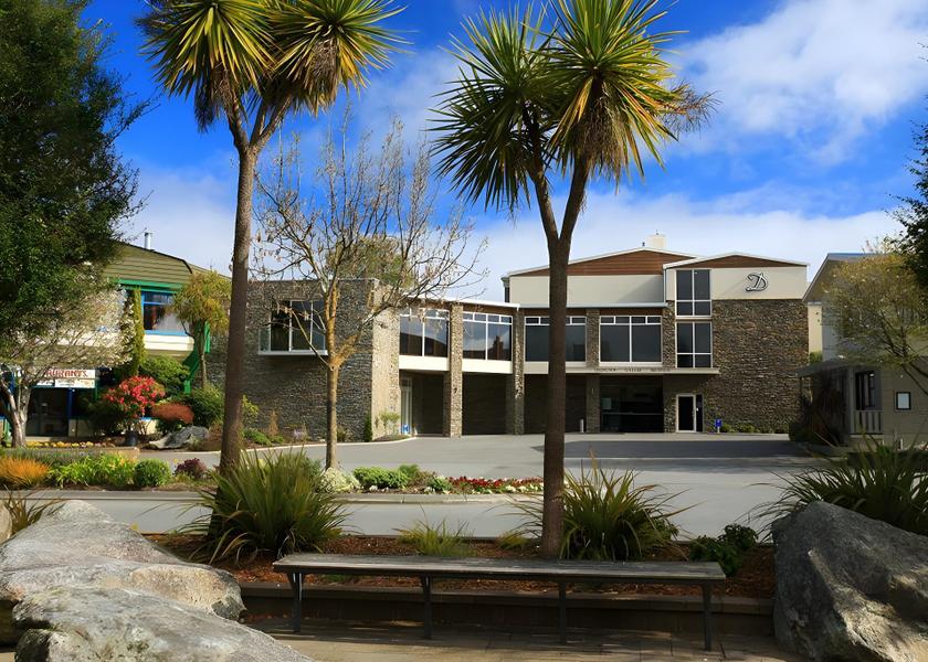 Southland Te Anau Hotel Exterior