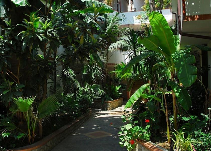 Calabria Ricadi Garden