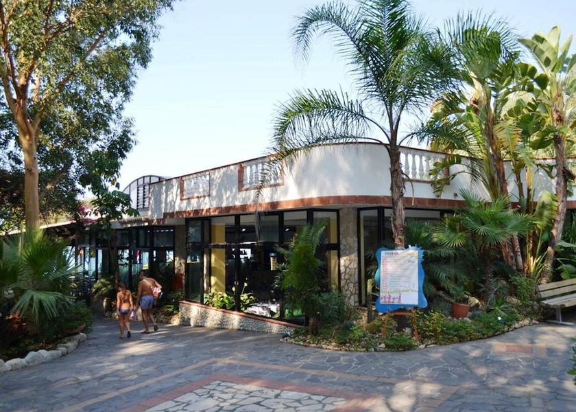 Calabria Ricadi Restaurant