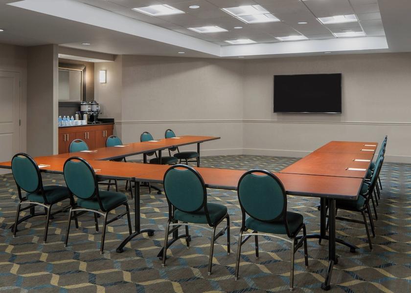 Louisiana Covington Meeting Room