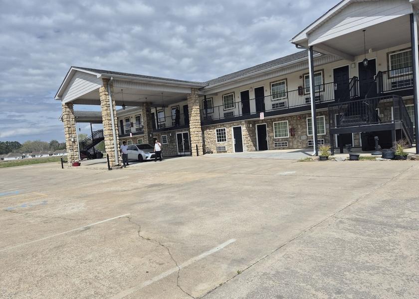 Georgia Chickamauga Exterior Detail