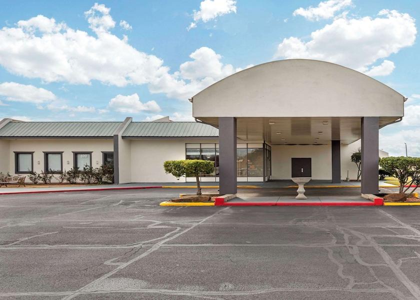 Texas Gainesville Exterior Detail