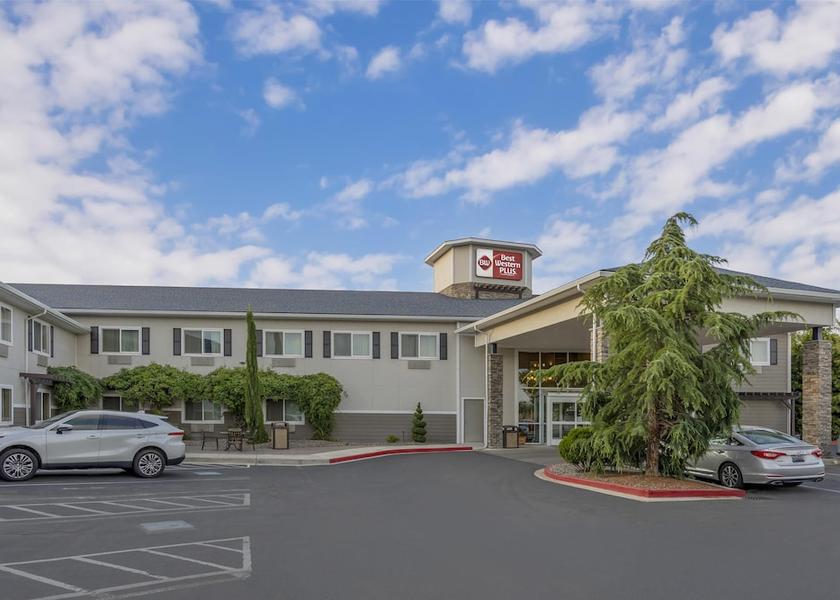 Washington Zillah Exterior Detail