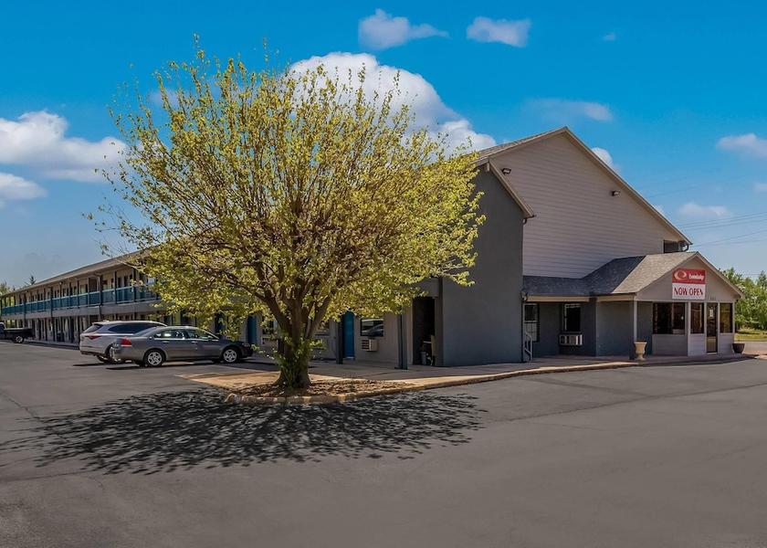 Oklahoma Enid Exterior Detail