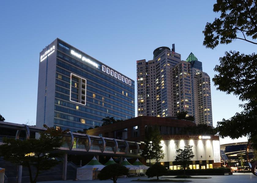 South Gyeongsang Changwon Front of property - evening/night