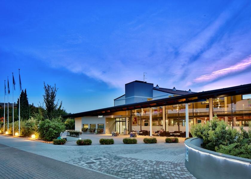 Veneto Castelnuovo del Garda Facade