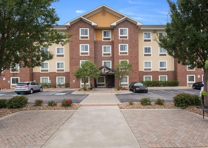 Kansas Lenexa Exterior Detail