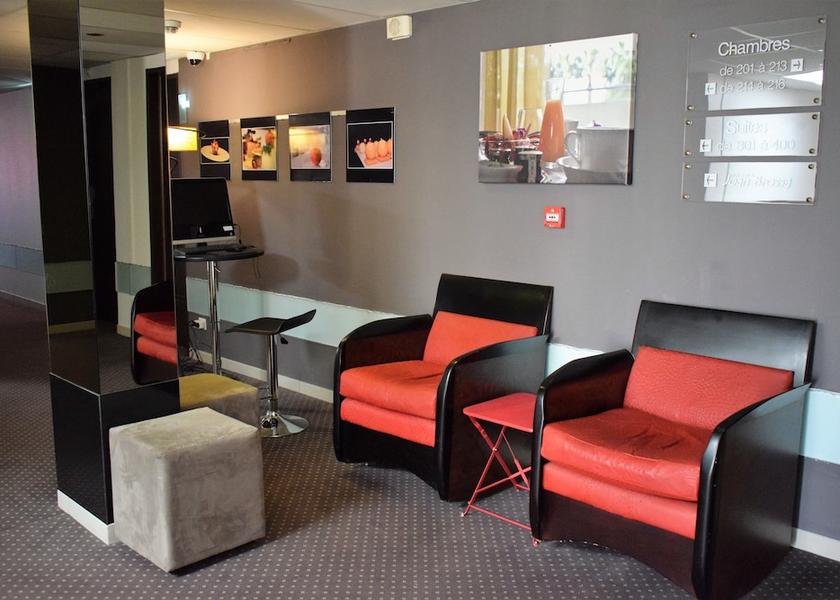 Occitanie Perpignan Lobby sitting area