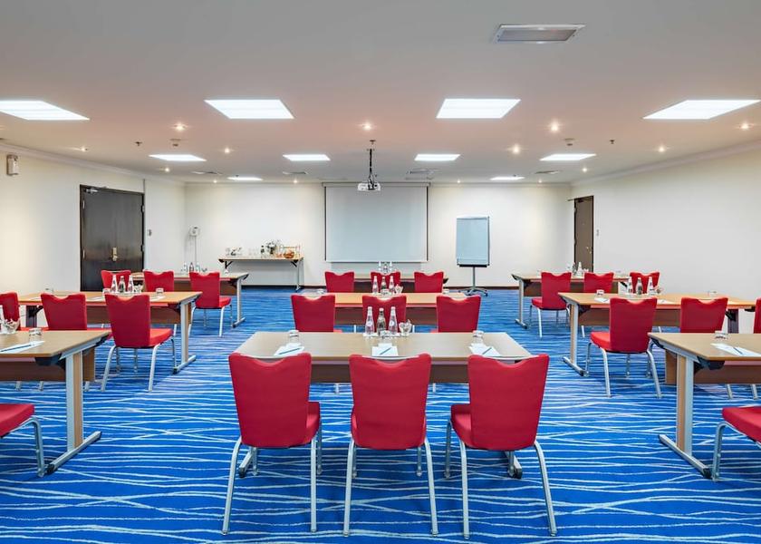  Yanbu Meeting Room
