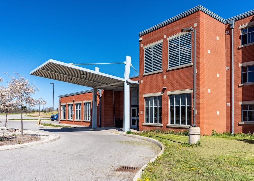 Ontario Welland Front of property