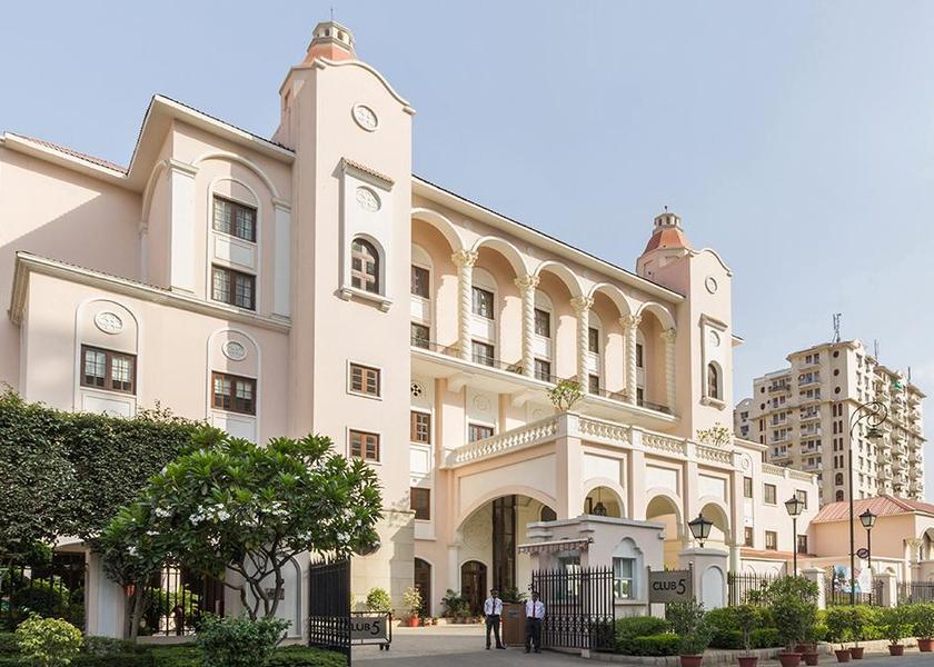 Haryana Gurugram Hotel Exterior