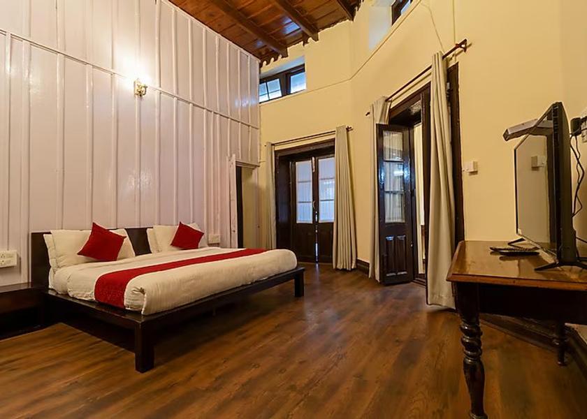 Uttarakhand Nainital Family Room