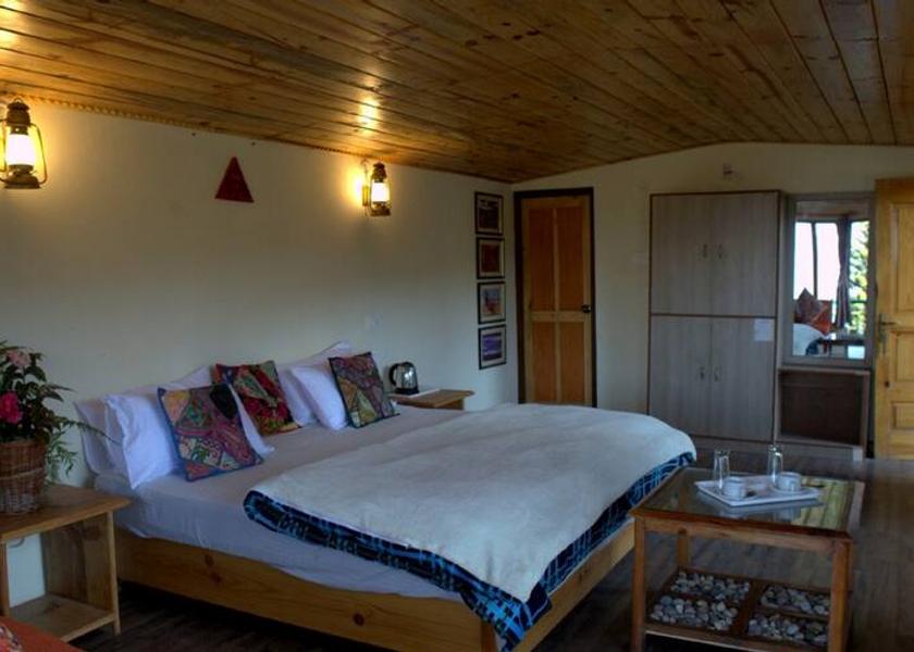 Uttarakhand Chaukori Himalaya Facing Luxury Cottage