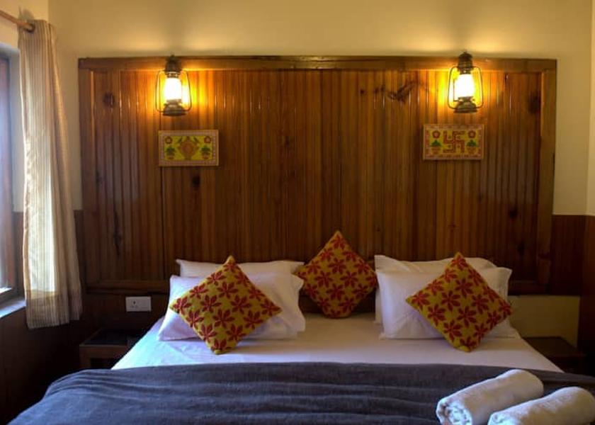 Uttarakhand Chaukori Himalaya Facing Room
