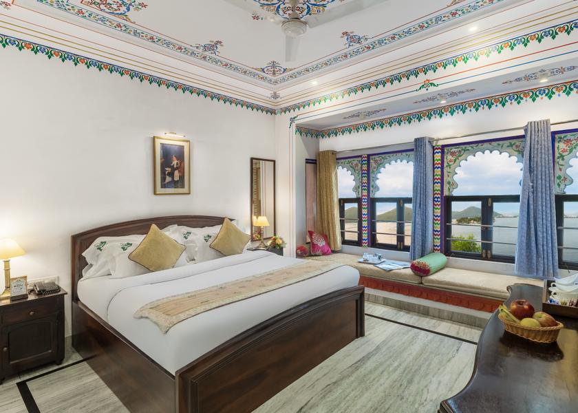 Rajasthan Udaipur Super Deluxe Lake Facing Room