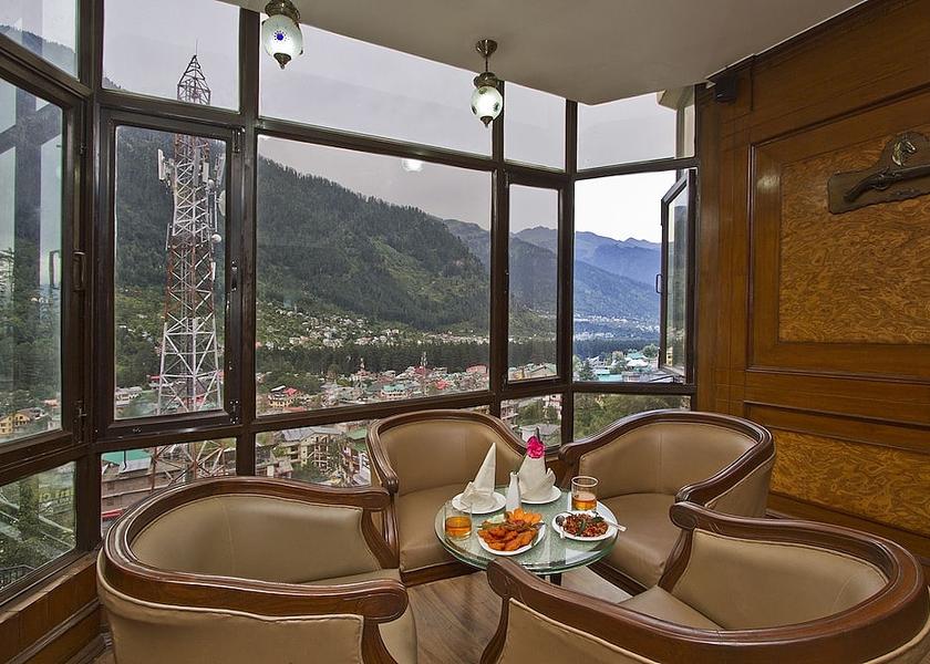 Himachal Pradesh Manali Bar (on property)
