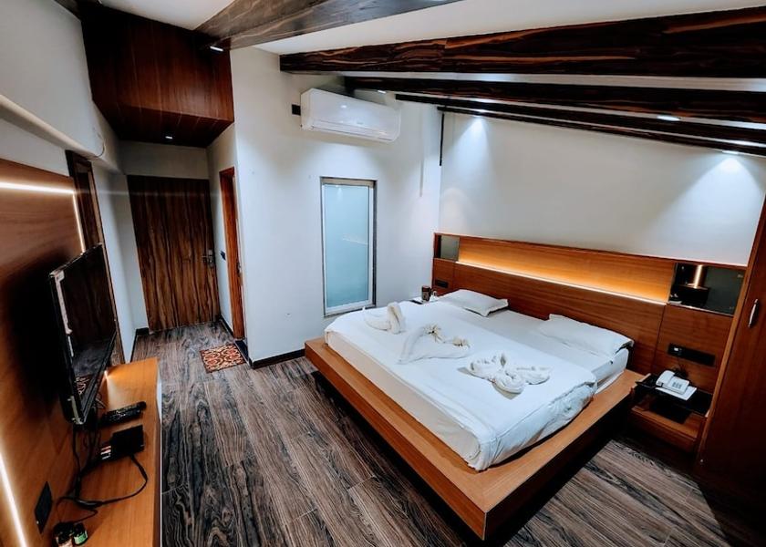 Uttarakhand Mussoorie Premium AC Room