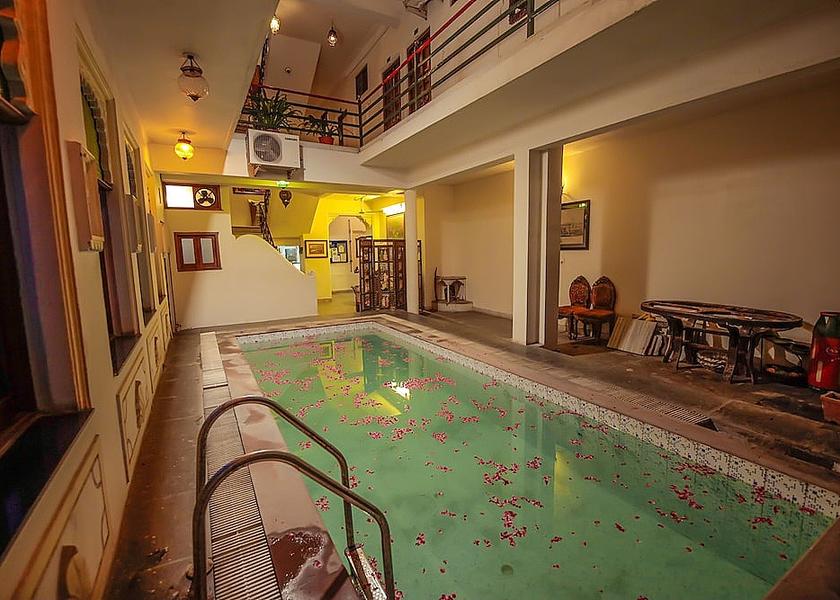 Rajasthan Udaipur Pool