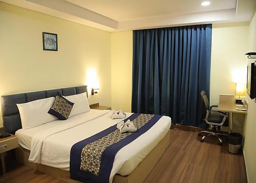 Uttarakhand Haridwar Club Room