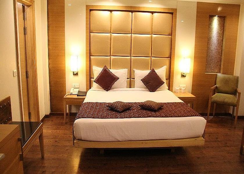 Delhi Delhi Club Double Room