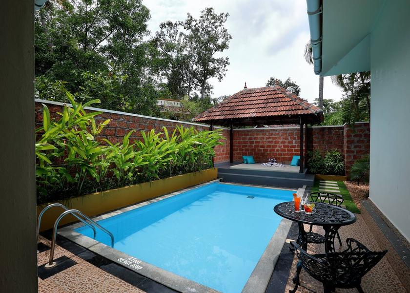 Kerala Alleppey Pool