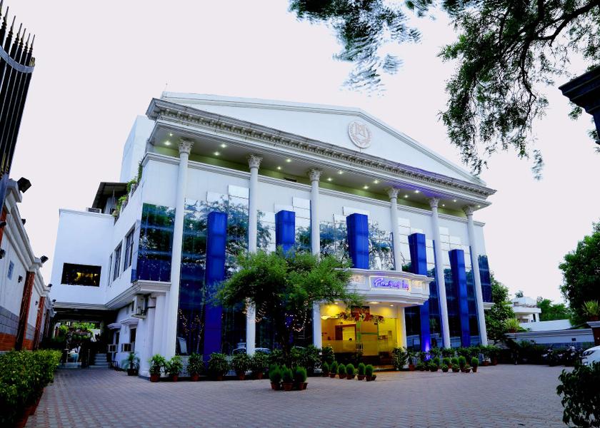 Uttar Pradesh Prayagraj Hotel Exterior