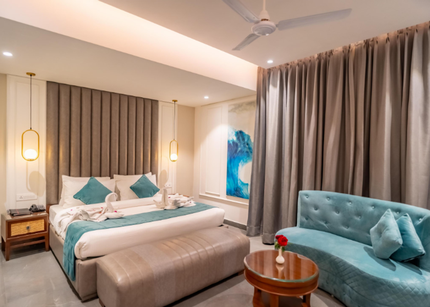 Uttarakhand Dehradun Premium Suite With Working Desk