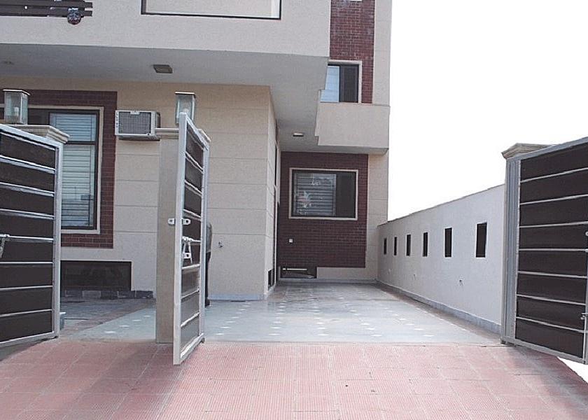 Haryana Gurugram Hotel Exterior