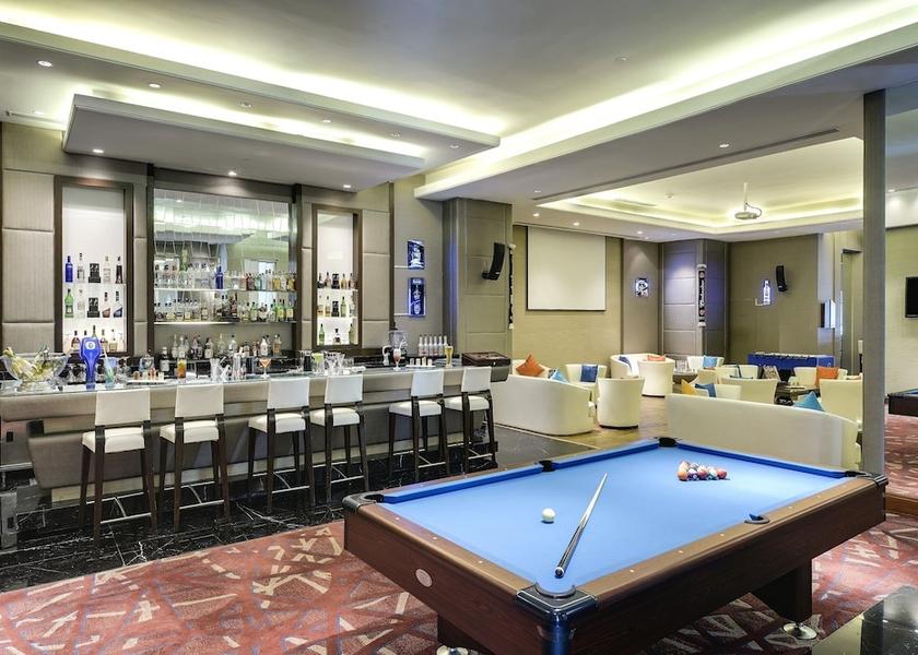 Karnataka Bangalore Bar (on property)