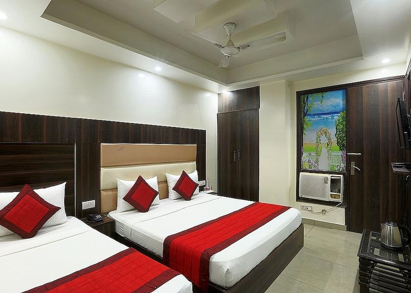 Delhi Delhi Family Room- ( Early Check in from 09 AM  Late check out till 1 PM )