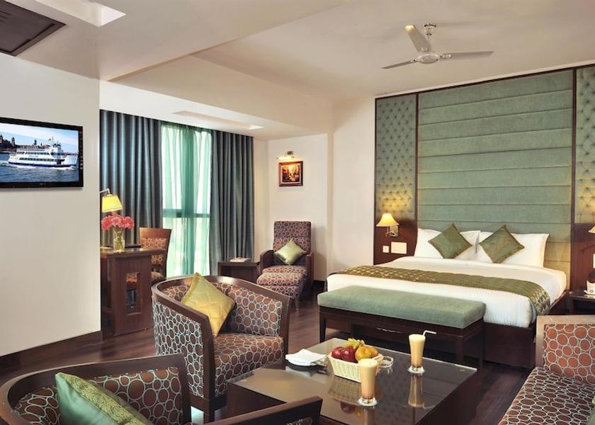 Punjab Zirakpur Suite, 1 King Bed, Park View