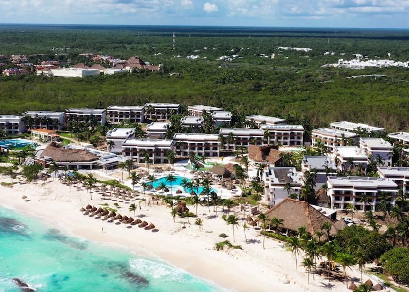 Quintana Roo Akumal Aerial view