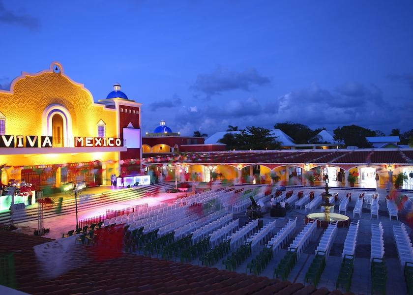 Quintana Roo Akumal Theater show