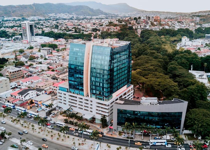 Pichincha Guayaquil Exterior Detail