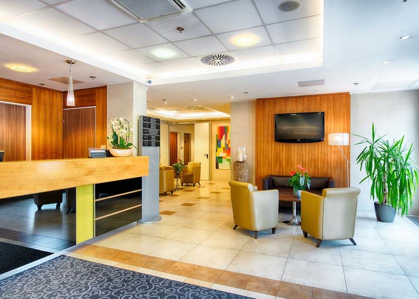  Budapest Lobby