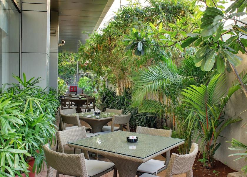 Maharashtra Mumbai Outdoor dining