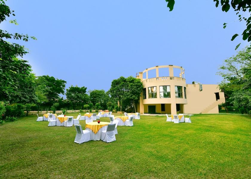 Rajasthan Bharatpur Outdoor banquet area