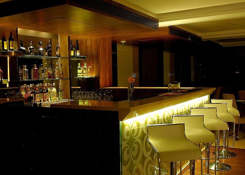 Maharashtra Mumbai Bar (on property)