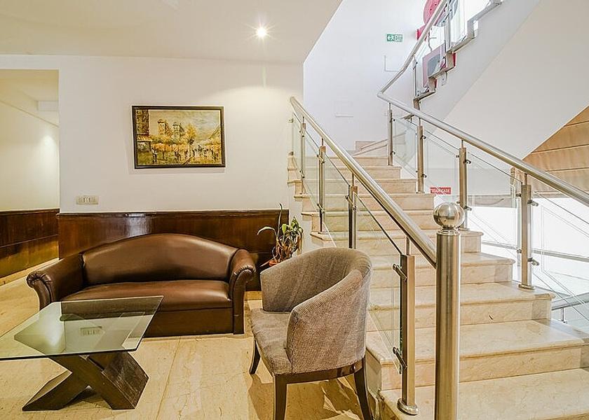 Delhi Delhi Staircase