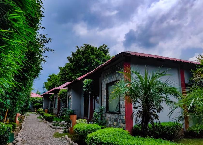 Uttarakhand Ramnagar Hotel Exterior